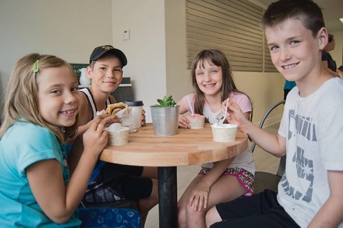 Canstar Community News July 19, 2017 - Pictured from left, Taylor Brown, 8, Tyler Brown, 11, Neve Magnusson, 9, and Quinn Magnusson, 11, enjoy gelati at Park Line Coffee. (DANIELLE DA SILVA/CANSTAR/SOUWESTER)