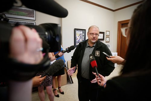 JOHN WOODS / WINNIPEG FREE PRESS
Manitoba health minister Kelvin Goertzen speaks to media about health care cuts in his legislature office Monday, July 17, 2017.