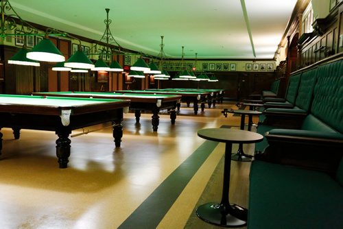 JUSTIN SAMANSKI-LANGILLE / WINNIPEG FREE PRESS
The billiards lounge of the Manitoba Club is seen Wednesday morning. The billiards club has around 60 members, some of whom have competed professionally on the world stage.
170719 - Wednesday, July 19, 2017.