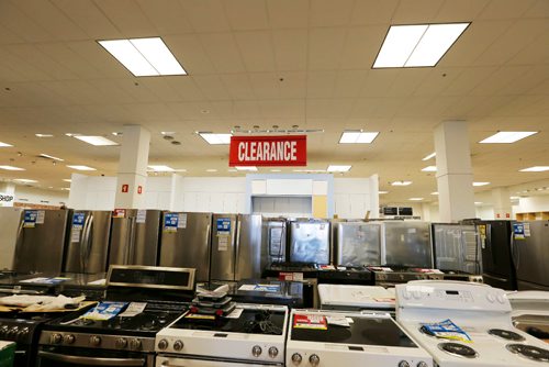 JUSTIN SAMANSKI-LANGILLE / WINNIPEG FREE PRESS
A sale sign is seen inside the Sears Garden City Shopping Centre location Thursday. The location is holding clearance sales leading up to its official closure.
170720 - Thursday, July 20, 2017.