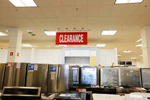 JUSTIN SAMANSKI-LANGILLE / WINNIPEG FREE PRESS
A sale sign is seen inside the Sears Garden City Shopping Centre location Thursday. The location is holding clearance sales leading up to its official closure.
170720 - Thursday, July 20, 2017.