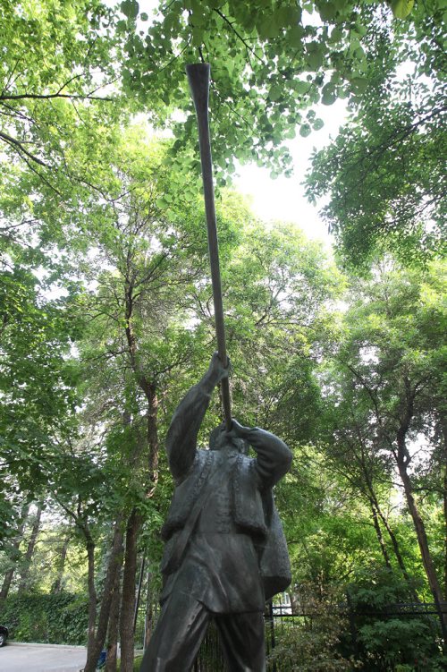 JOE BRYKSA / WINNIPEG FREE PRESSThe Leo Mol Sculpture garden in Assiniboine Park which opened in 1992- Statue called the Trumpeter-  July 21 , 2017 -( See Jens story)