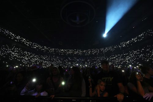 TREVOR HAGAN / WINNIPEG FREE PRESS
Ed Sheeran performs to a sold out crowd at Bell MTS Place, Saturday, July 22, 2017.