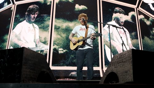 TREVOR HAGAN / WINNIPEG FREE PRESS
Ed Sheeran performs to a sold out crowd at Bell MTS Place, Saturday, July 22, 2017.