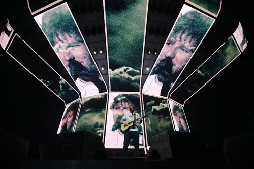 TREVOR HAGAN / WINNIPEG FREE PRESS
Ed Sheeran performs to a sold out crowd at Bell MTS Place, Saturday, July 22, 2017.