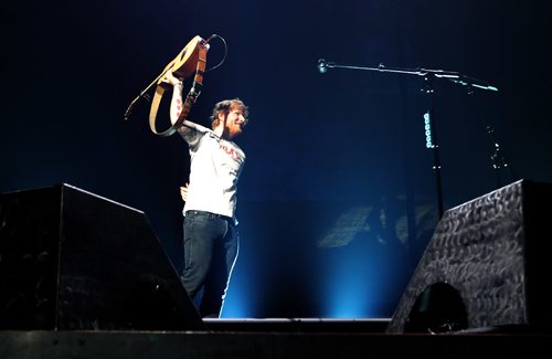 TREVOR HAGAN / WINNIPEG FREE PRESS
Ed Sheeran performs to a sold out crowd at Bell MTS Place, Saturday, July 22, 2017.