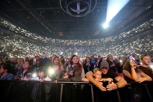 TREVOR HAGAN / WINNIPEG FREE PRESS
Ed Sheeran performs to a sold out crowd at Bell MTS Place, Saturday, July 22, 2017.