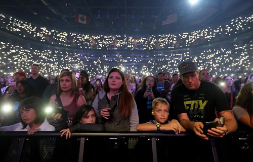 TREVOR HAGAN / WINNIPEG FREE PRESS
Ed Sheeran performs to a sold out crowd at Bell MTS Place, Saturday, July 22, 2017.