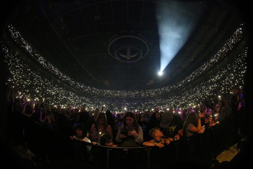 TREVOR HAGAN / WINNIPEG FREE PRESS
Ed Sheeran performs to a sold out crowd at Bell MTS Place, Saturday, July 22, 2017.