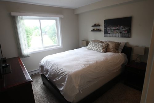 JOE BRYKSA / WINNIPEG FREE PRESS Condo-Unit 316-494 Beliveau Road- Master bedroom-  July 26 , 2017 -( See Todd Lewys story)