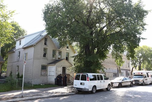 MIKE DEAL / WINNIPEG FREE PRESS

Winnipeg Police continue to investigate inside the house where a homicide occurred at about 7:45 p.m. Thursday on the 100 block of Euclid Avenue.

170728
Friday, July 28, 2017