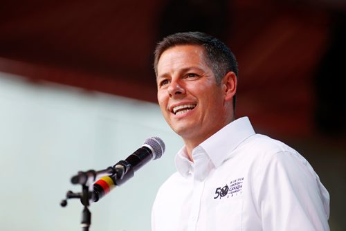 JUSTIN SAMANSKI-LANGILLE / WINNIPEG FREE PRESS
Mayor Brian Bowman speaks at the opening ceremony for the Canada Games Festival Saturday on the main stage at The Forks.
170729 - Saturday, July 29, 2017.