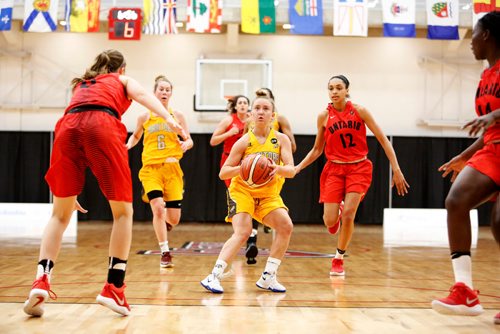 JUSTIN SAMANSKI-LANGILLE / WINNIPEG FREE PRESS
Team Manitoba's Lauren Bartlett prepares to shoot during Saturday's women's basketball game.
170729 - Saturday, July 29, 2017.