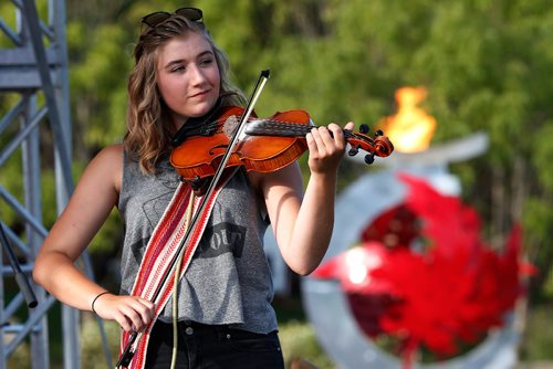 JOHN WOODS / WINNIPEG FREE PRESS
Taylor Fleming performs at the Canada Games Festival at the Forks Sunday, July 30, 2017.