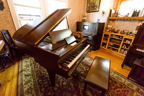 JUSTIN SAMANSKI-LANGILLE / WINNIPEG FREE PRESS
A grand player piano sits in Alan Turner's house, surrounded by 14 other player pianos and other automatic instruments. Turner is the president of the Automatic Musical Instruments Collectors Association.
170727 - Thursday, July 27, 2017.
