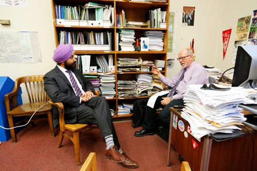 JUSTIN SAMANSKI-LANGILLE / WINNIPEG FREE PRESS
Federal Minister of Innovation, Science and Economic Development Navdeep Singh Bains speaks with Free Press  reporter Larry Kusch at his desk in the media office of the Manitoba Legislature Building Tuesday. 
170801 - Tuesday, August 01, 2017.