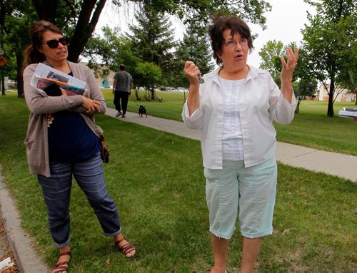 BORIS MINKEVICH / WINNIPEG FREE PRESS
Gilbert Park residence got word that they can stay in their apartments. From left, Barb Desjarlais (daughter of Doreen Thomas) and Irene Soko. August 2, 2017