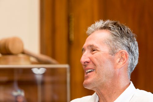 JUSTIN SAMANSKI-LANGILLE / WINNIPEG FREE PRESS
Manitoba Premier Brian Pallister talks with Free Press reporter Randy Turner in the Premier's office Tuesday.
170801 - Tuesday, August 01, 2017.