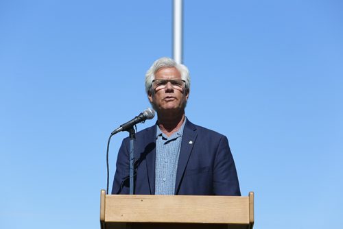 JUSTIN SAMANSKI-LANGILLE / WINNIPEG FREE PRESS
Minister of Natural Resources Jim Carr speaks at a Treaty 1 flag raising ceremony Thursday at Lower Fort Gary National Historic Site.
170803 - Thursday, August 03, 2017.