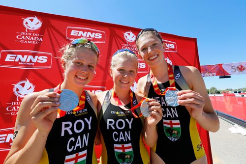 JUSTIN SAMANSKI-LANGILLE / WINNIPEG FREE PRESS
Team Manitoba's women's triathlon relay team Kyla Roy, Caitlyn Roy and Claire Healy pose with their silver medals Thursday at Birds Hill Park.
170803 - Thursday, August 03, 2017.