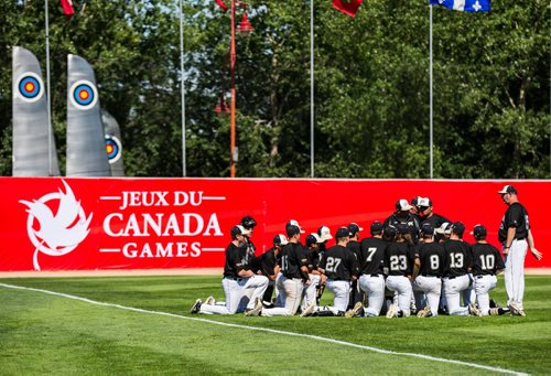 DAVID LIPNOWSKI / WINNIPEG FREE PRESS

Team Manitoba prepares for their semifinal Canada Summer Games baseball game against Alberta Thursday August 3, 2017 at Shaw Park.