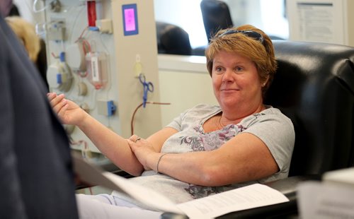 TREVOR HAGAN / WINNIPEG FREE PRES
Yvonne Schnaider has been giving plasma about once a week for the last 8-10 years. Prometic pays for plasma donations, Thursday, August, 3, 2017.