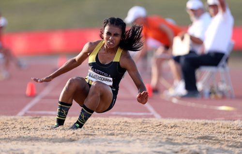 TREVOR HAGAN / WINNIPEG FREE PRESS
Sasanie Wanigasekara of Team Manitoba, competing in triple jump at University Stadium during the Canada Summer Games, Thursday, August, 3, 2017.