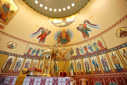 JUSTIN SAMANSKI-LANGILLE / WINNIPEG FREE PRESS
The painted icons behind the altar at the Holy Trinity Ukrainian Orthodox Metropolitan Cathedral are seen Friday after restoration.
170804 - Friday, August 04, 2017.
