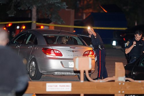 BORIS MINKEVICH / WINNIPEG FREE PRESS  080917 Police scene on River Road and Darwin.