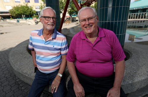 TREVOR HAGAN / WINNIPEG FREE PRESS
Volunteers Norman Velnes and Bruce Berven, longtime volunteers with the Kiwanis Club of Winnipeg, Friday, August, 4, 2017.