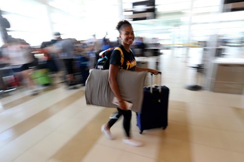 TREVOR HAGAN / WINNIPEG FREE PRESS
Long jump silver medalist,Tatiana Aholou, from Team Quebec departs at the airport after week one of the Canada Summer Games, Saturday, August, 5, 2017.
