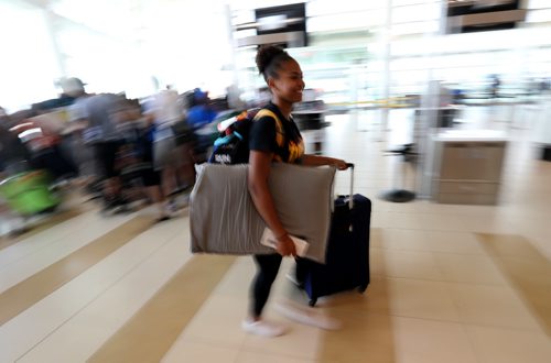 TREVOR HAGAN / WINNIPEG FREE PRESS
Long jump silver medalist,Tatiana Aholou, from Team Quebec departs at the airport after week one of the Canada Summer Games, Saturday, August, 5, 2017.