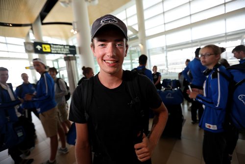 TREVOR HAGAN / WINNIPEG FREE PRESS
Sam Carmel, 19, a rower from Team Quebec, leaving Winnipeg at the airport after week one of the Canada Summer Games, Saturday, August, 5, 2017.