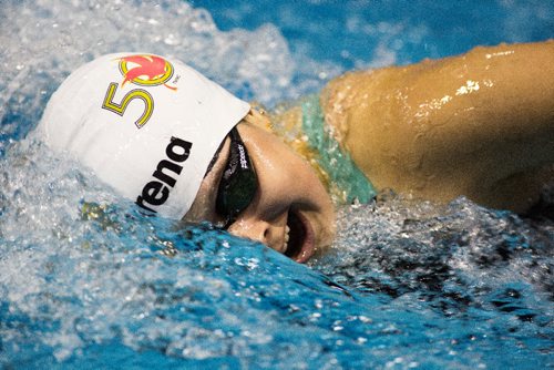 JUSTIN SAMANSKI-LANGILLE / WINNIPEG FREE PRESS
Team Manitoba's Sydney Hnatuk swims during the women's 1500m freestyle Monday at the Pan-Am Pool.
170807 - Monday, August 07, 2017.