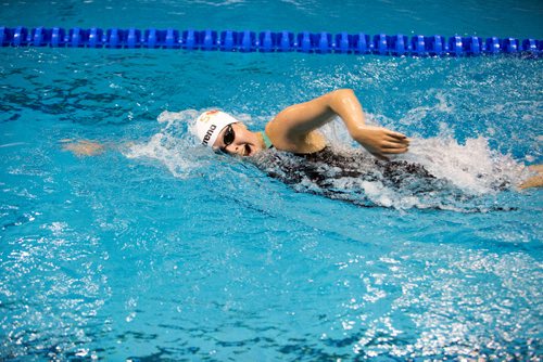 JUSTIN SAMANSKI-LANGILLE / WINNIPEG FREE PRESS
Team Manitoba's Sydney Hnatuk swims during the women's 1500m freestyle Monday at the Pan-Am Pool.
170807 - Monday, August 07, 2017.