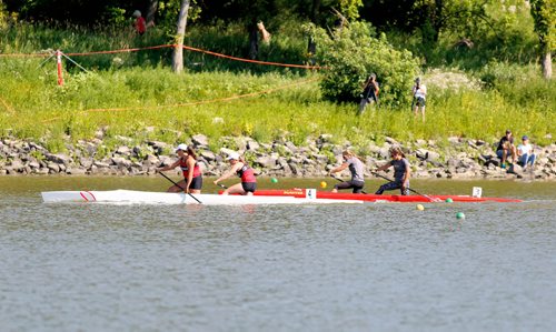 JUSTIN SAMANSKI-LANGILLE / WINNIPEG FREE PRESS
Team Manitoba's Maddy Mitchell and Nicole Boyle give chase to the Ontario team during the final few metres of their preliminary race Monday at the Manitoba Canoe and Kayak Centre.
170807 - Monday, August 07, 2017.