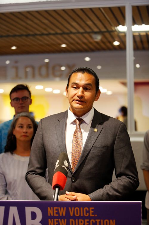 JUSTIN SAMANSKI-LANGILLE / WINNIPEG FREE PRESS
NDP leadership candidate Wab Kinew speaks at a press conference Wednesday on the University of Winnipeg Campus.
170809 - Wednesday, August 09, 2017.