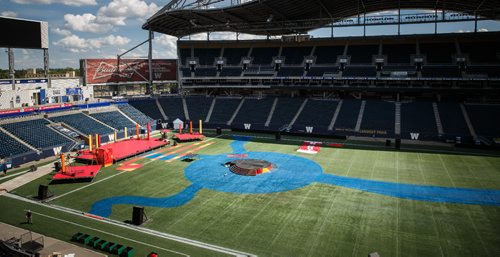 MIKE DEAL / WINNIPEG FREE PRESS
The stages under construction for the Closing Ceremonies of the 2017 Canada Summer Games.
170811 - Friday, August 11, 2017.