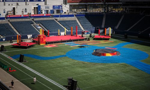 MIKE DEAL / WINNIPEG FREE PRESS
The stages under construction for the Closing Ceremonies of the 2017 Canada Summer Games.
170811 - Friday, August 11, 2017.