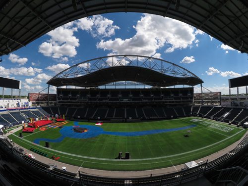 MIKE DEAL / WINNIPEG FREE PRESS
The stages under construction for the Closing Ceremonies of the 2017 Canada Summer Games.
170811 - Friday, August 11, 2017.