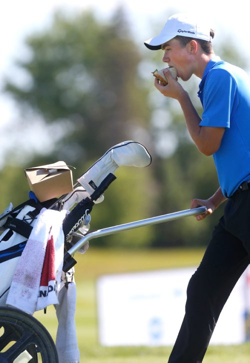 WAYNE GLOWACKI / WINNIPEG FREE PRESS

A Working Lunch. Christopher Vandette representing Quebec has a bite to eat during the Canada Summer Games event at Southwood Golf & Country Club Friday. He was the leader at this point. Mike McIntyre story   August 11 2017
