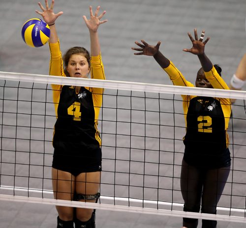 TREVOR HAGAN / WINNIPEG FREE PRESS
Team Manitoba's Taylor Boughton and Ayiya Ottogo try to block while playing against Alberta on the way to winning volleyball gold at the Canada Summer games, Saturday, August 12, 2017.