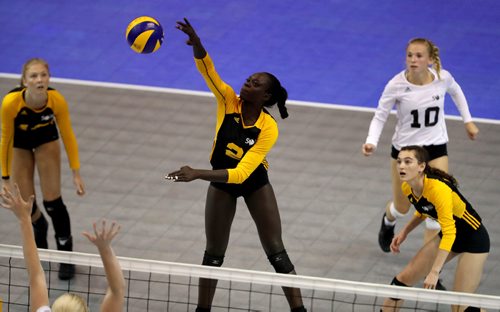 TREVOR HAGAN / WINNIPEG FREE PRESS
Team Manitoba's Ayiya Ottogo hits while playing against Alberta on the way to winning volleyball gold at the Canada Summer games, Saturday, August 12, 2017.