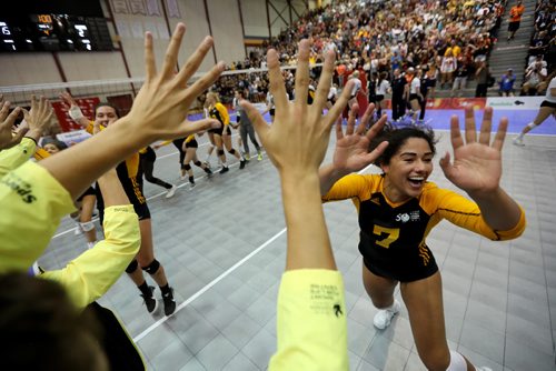 TREVOR HAGAN / WINNIPEG FREE PRESS
Team Manitoba's Laura Hill celebrates after defeating Alberta on the way to winning volleyball gold at the Canada Summer games, Saturday, August 12, 2017.