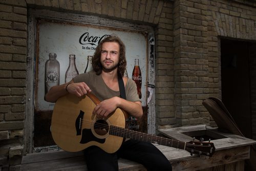 MIKE DEAL / WINNIPEG FREE PRESS
Local musician Roman Clarke who is also a member of the band The Middle Coast, performs for the Winnipeg Free Press during an Exchange Sessions.
170815 - Tuesday, August 15, 2017.