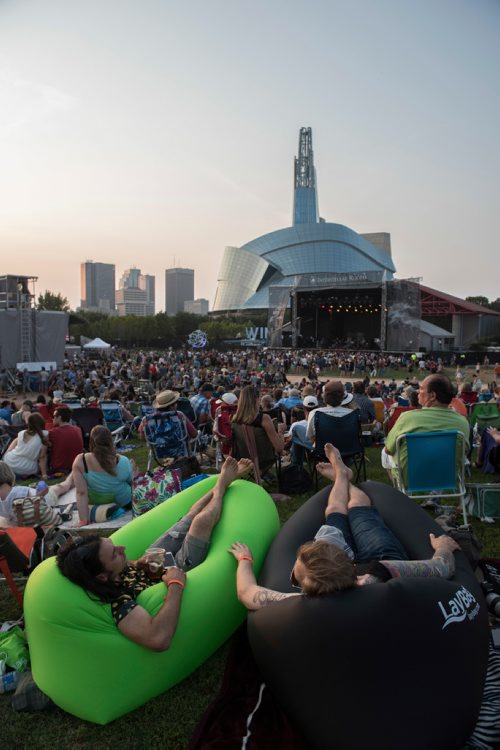 DAVID LIPNOWSKI / WINNIPEG FREE PRESS

Festival goers take in Interstellar Rodeo at The Forks Saturday August 19, 2017