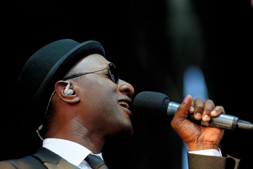 JUSTIN SAMANSKI-LANGILLE / WINNIPEG FREE PRESS
Aloe Blacc performs Sunday on the final day of this year's Interstellar Rodeo at The Forks.
170820 - Sunday, August 20, 2017.