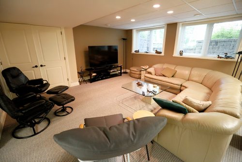 JUSTIN SAMANSKI-LANGILLE / WINNIPEG FREE PRESS
The cavernous fully finished basement of 59 Salme features an exercise area, home theatre area with large windows, a three piece bathroom and a guest bedroom, as well as plenty of open space.
170822 - Tuesday, August 22, 2017.