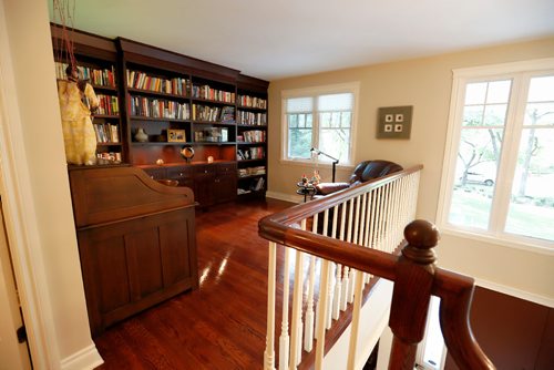 JUSTIN SAMANSKI-LANGILLE / WINNIPEG FREE PRESS
The large second floor landing of 59 Salme features a library nook.
170822 - Tuesday, August 22, 2017.