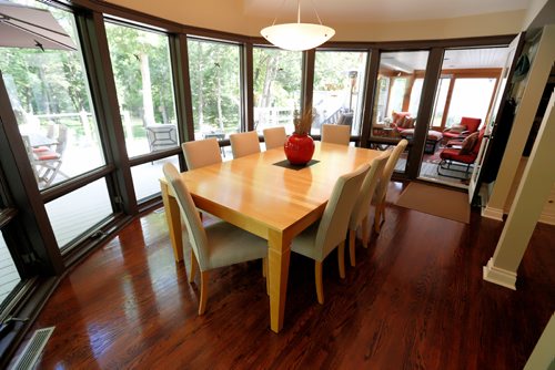 JUSTIN SAMANSKI-LANGILLE / WINNIPEG FREE PRESS
The main floor sunroom/dining room of 59 Salme is just off the kitchen and family room and offers impressive views of the backyard through its large surround windows.
170822 - Tuesday, August 22, 2017.
